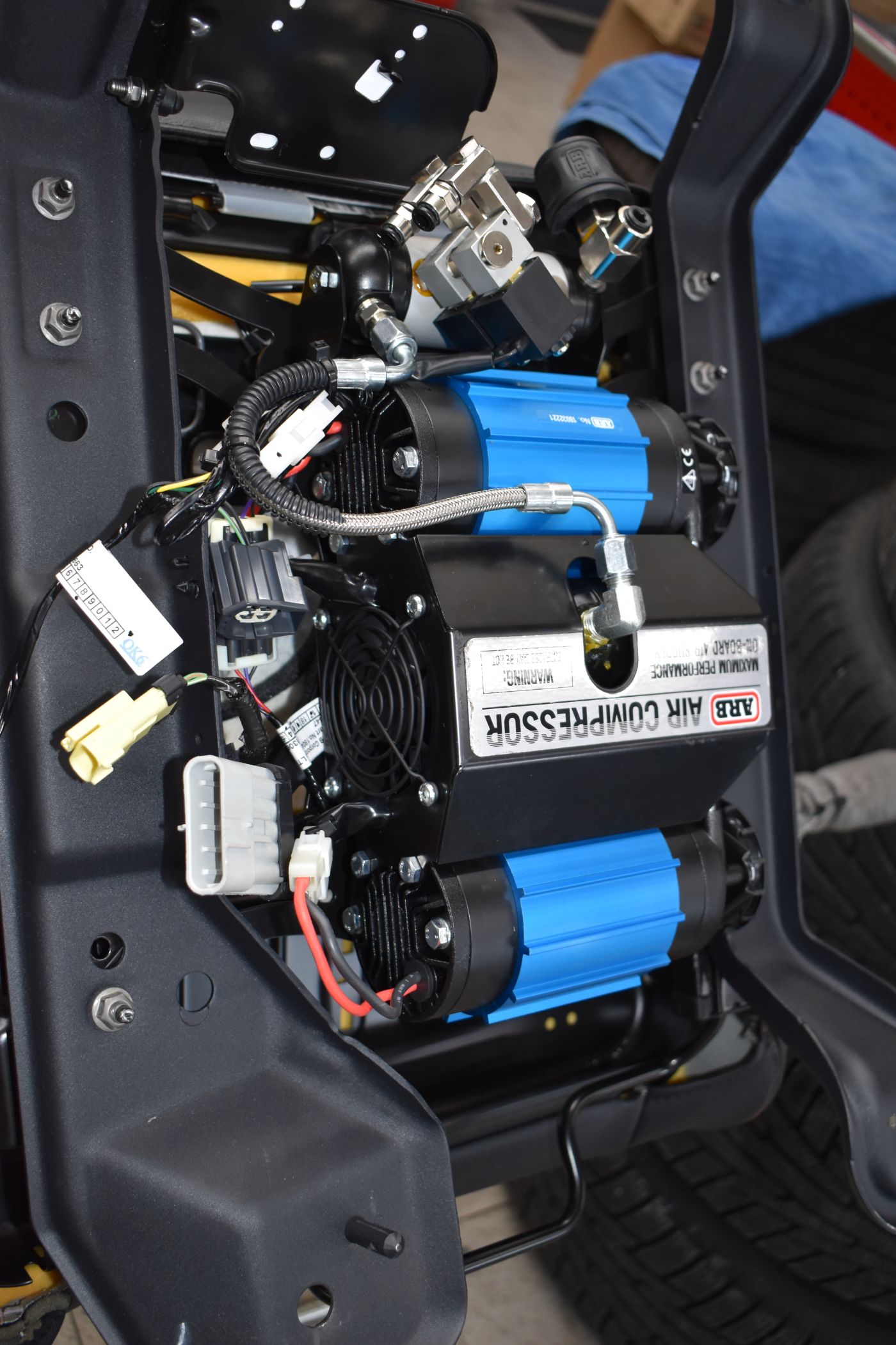 arb offroad zubehoer on Arb Kompressorhalterung Fur Sitzgestell Online Kaufen Offroad Shop