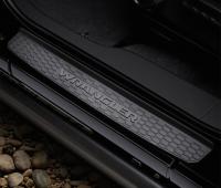 MOPAR - Einstiegsleisten Schwarz / Edelstahl für Wrangler JL 2D MOPAR - Einstiegsleisten Schwarz / Edelstahl für Wrangler JL 2D